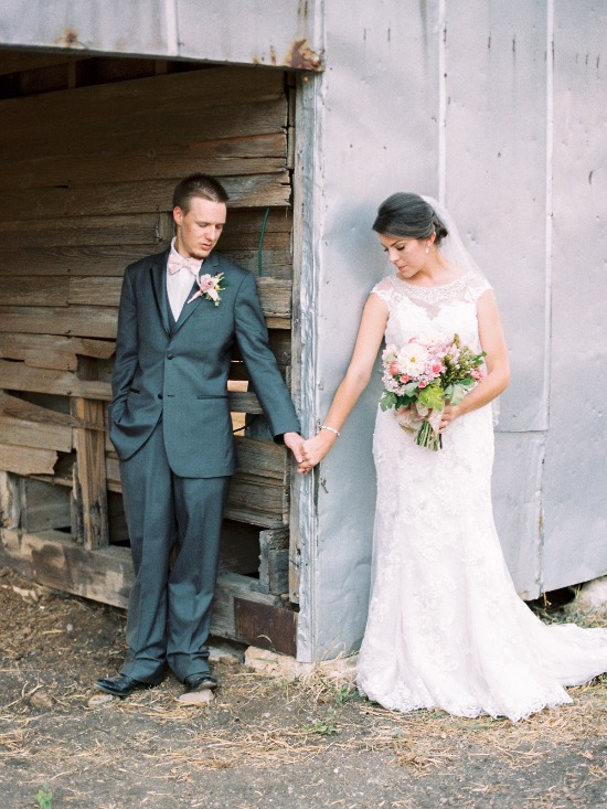 beautiful-be-yourself-barn-wedding