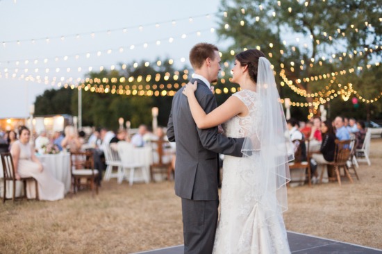 beautiful-be-yourself-barn-wedding