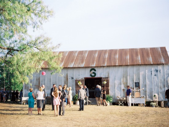 beautiful-be-yourself-barn-wedding
