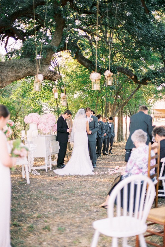 beautiful-be-yourself-barn-wedding