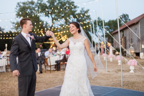 beautiful-be-yourself-barn-wedding