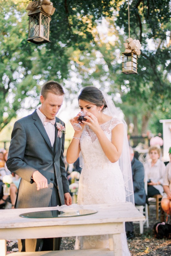 beautiful-be-yourself-barn-wedding