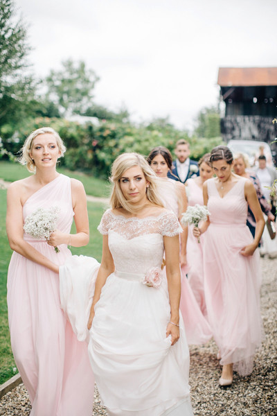 Bouquets That Go With Your Bridesmaid Dresses