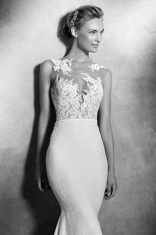 Vicenta gown by Pronovias @weddingchicks