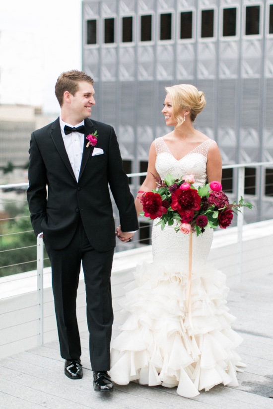 chic-gold-black-and-magenta-wedding