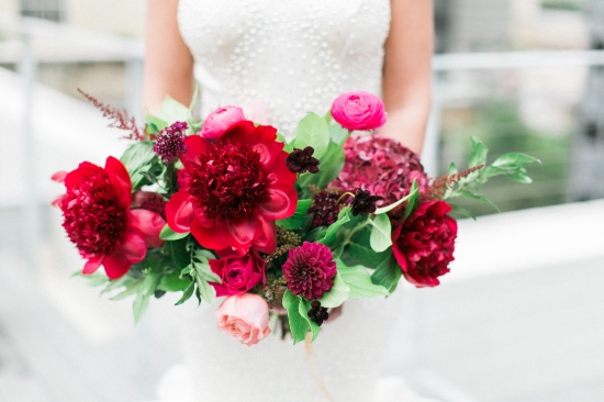 chic-gold-black-and-magenta-wedding