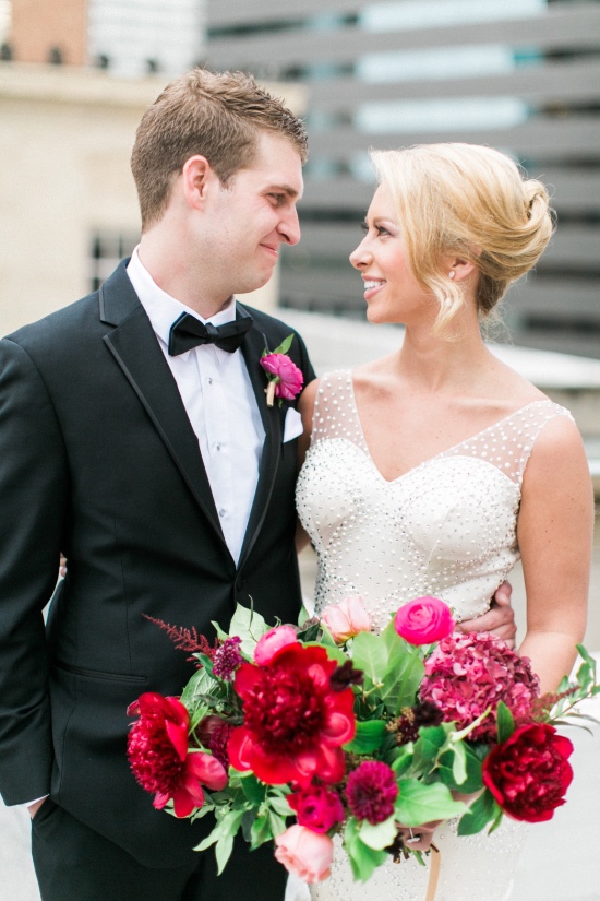 chic-gold-black-and-magenta-wedding