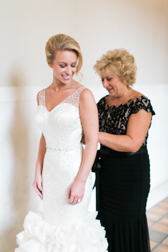 chic-gold-black-and-magenta-wedding
