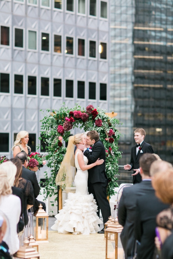 chic-gold-black-and-magenta-wedding