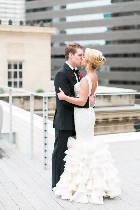 chic-gold-black-and-magenta-wedding