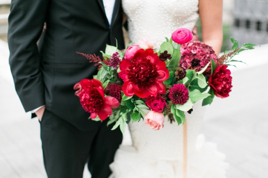 chic-gold-black-and-magenta-wedding
