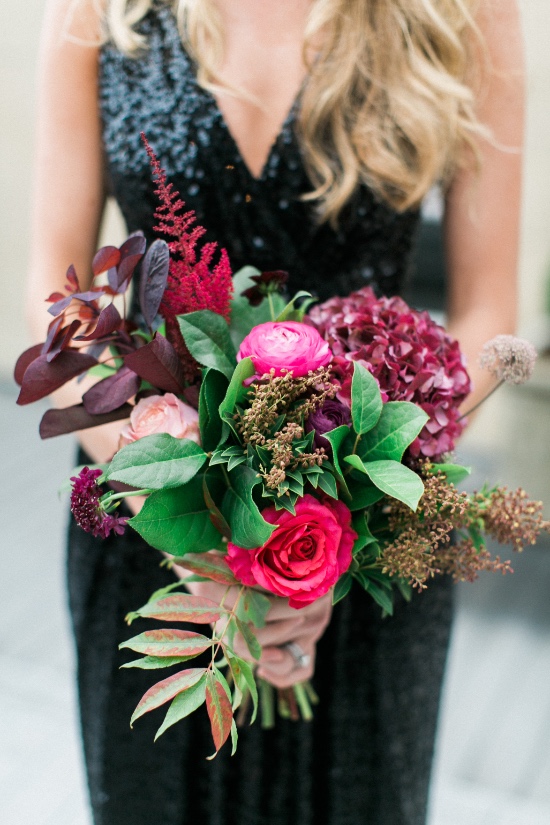 chic-gold-black-and-magenta-wedding