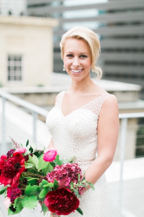 chic-gold-black-and-magenta-wedding