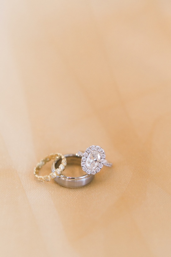 chic-gold-black-and-magenta-wedding