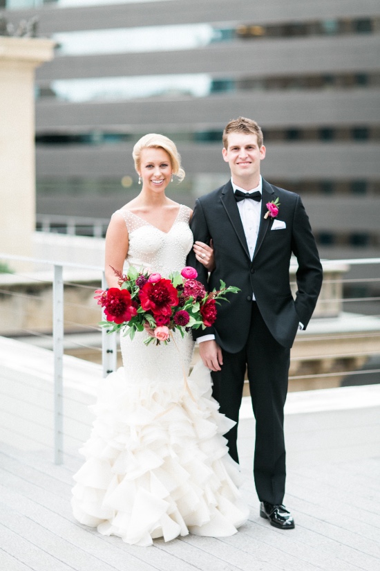 chic-gold-black-and-magenta-wedding