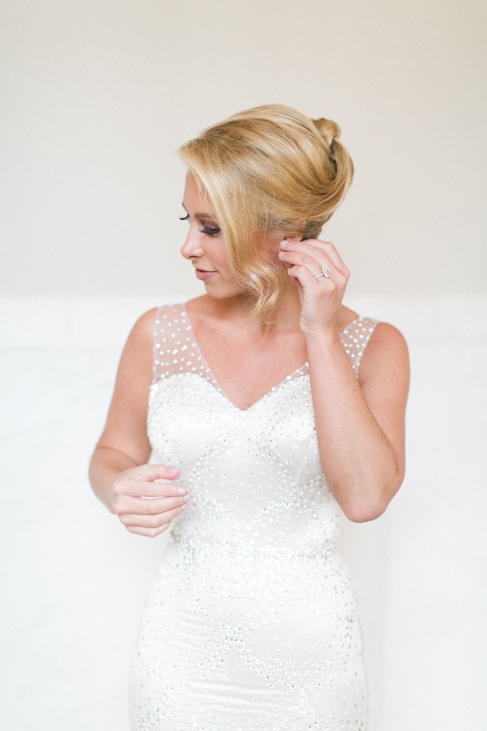 chic-gold-black-and-magenta-wedding
