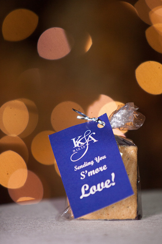 Wedding favor with s'more love gift tag detail