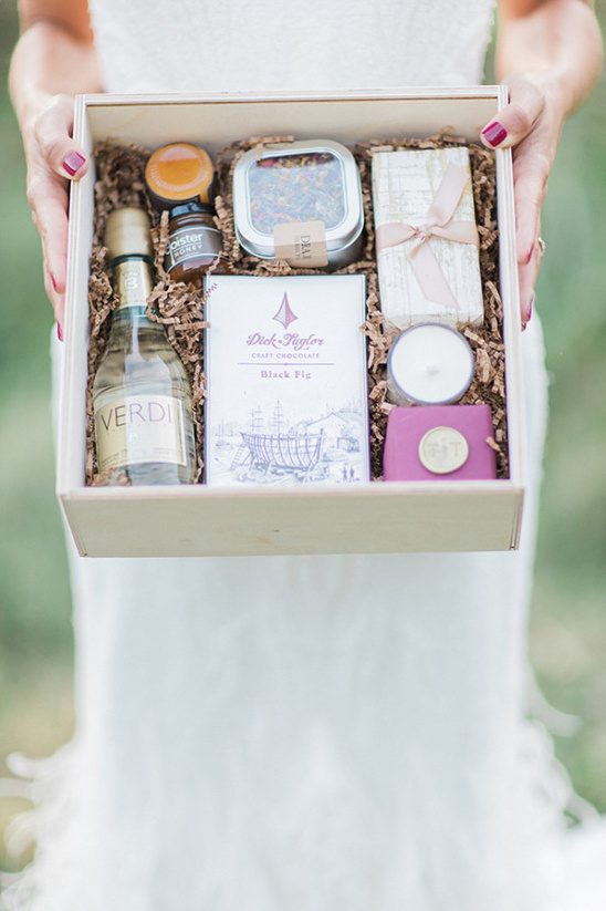 luxurious welcome wedding box @weddingchicks