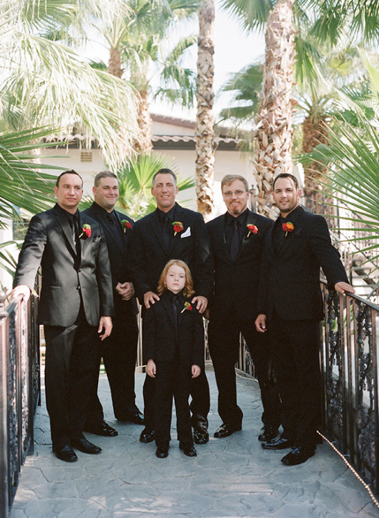 groomsmen in black @weddingchicks