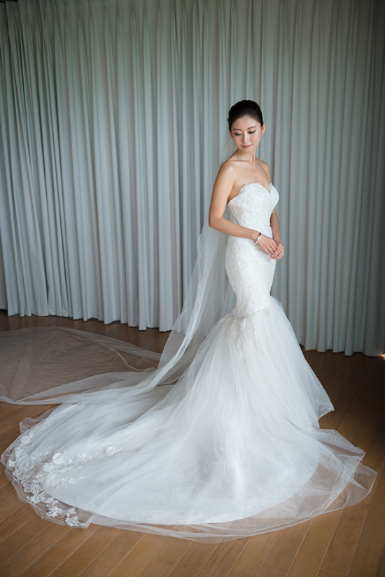 gorgeous form fitting mermaid style wedding dress