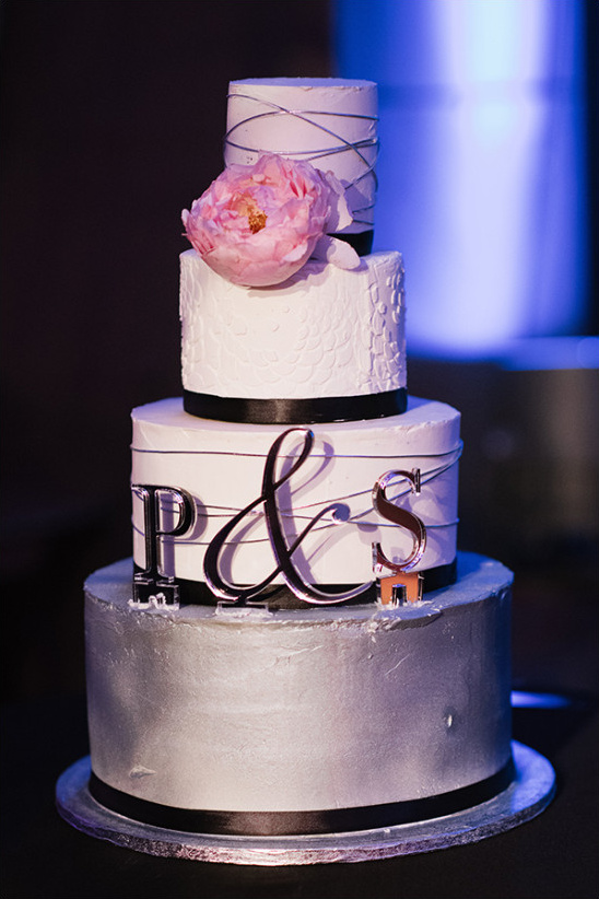 white and silver wedding cake @weddingchicks