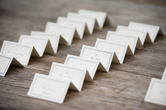 escort cards @weddingchicks