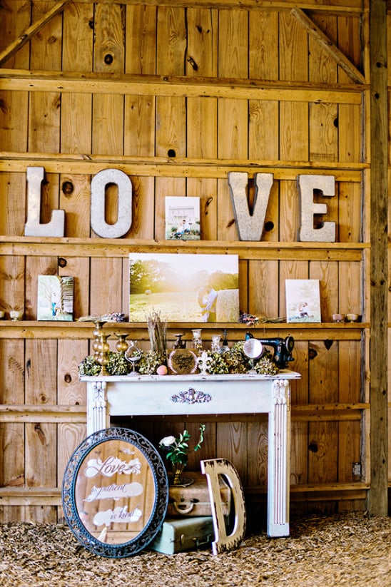 beautiful barn wedding decor @weddingchicks