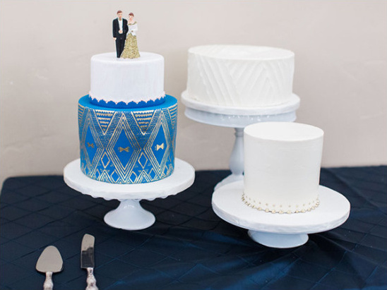 Blue and white wedding cakes @weddingchicks