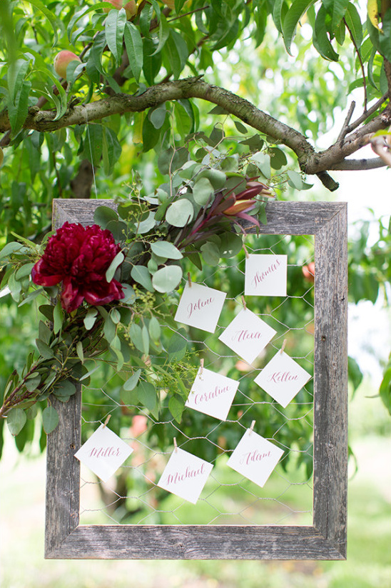 rustic seating chart ideas @weddingchicks