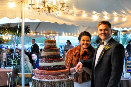 rustic-vintage-red-barn-wedding