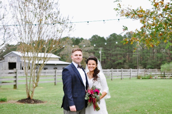 rustic-vintage-red-barn-wedding