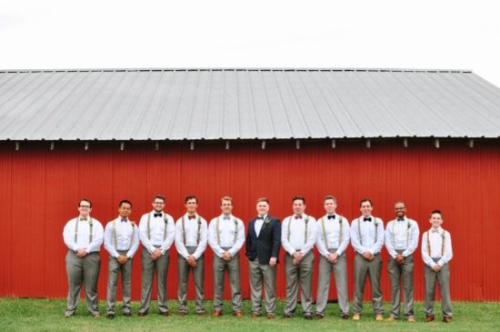 rustic-vintage-red-barn-wedding