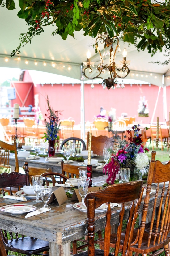 rustic-vintage-red-barn-wedding