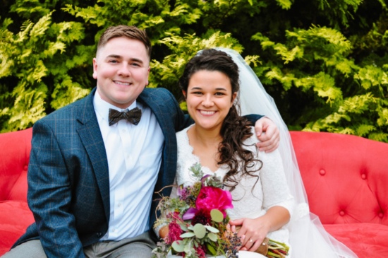 rustic-vintage-red-barn-wedding