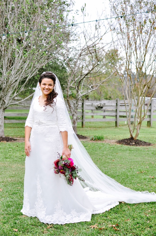 rustic-vintage-red-barn-wedding