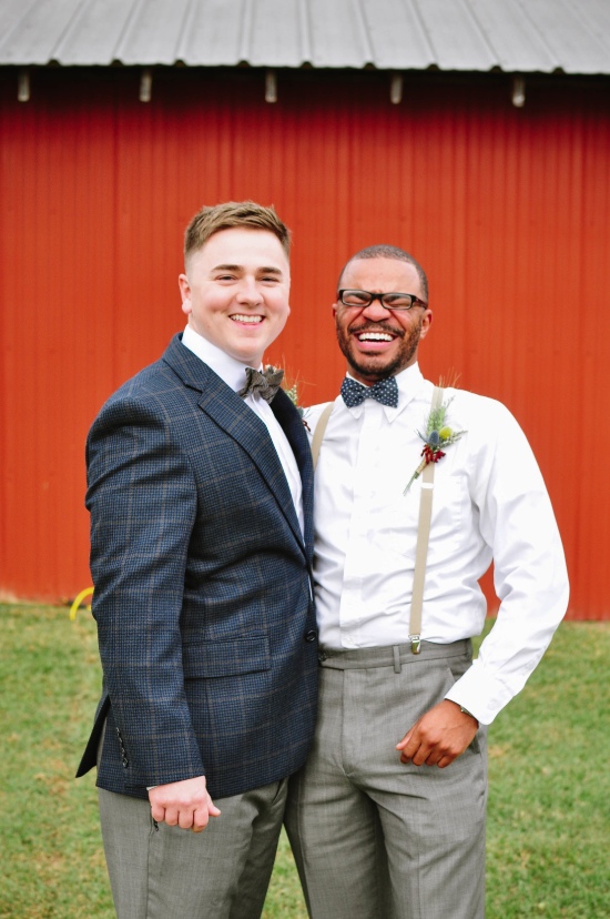 rustic-vintage-red-barn-wedding