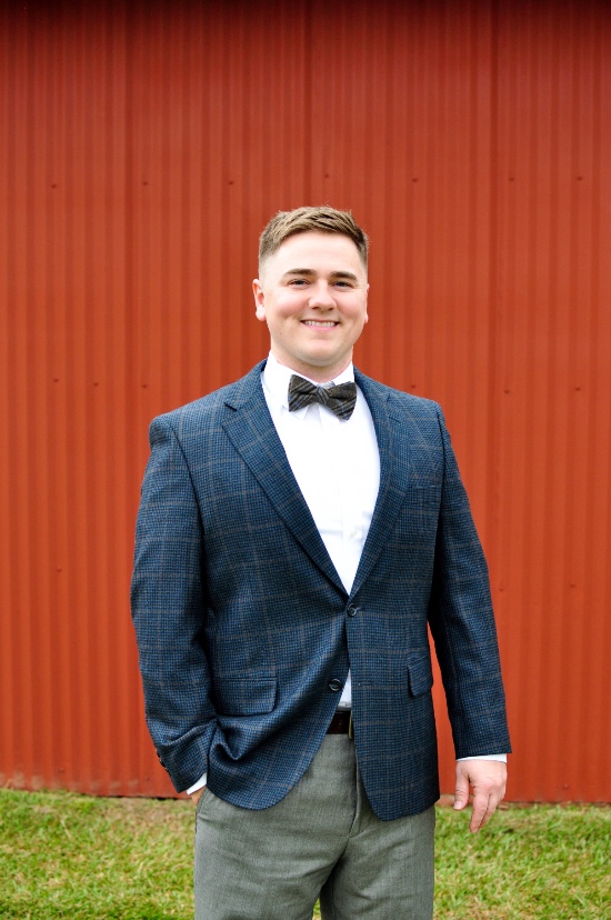 rustic-vintage-red-barn-wedding