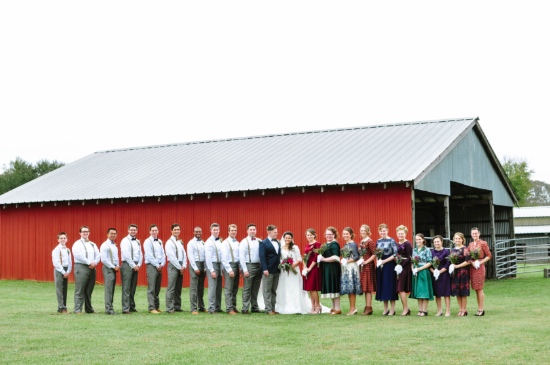rustic-vintage-red-barn-wedding