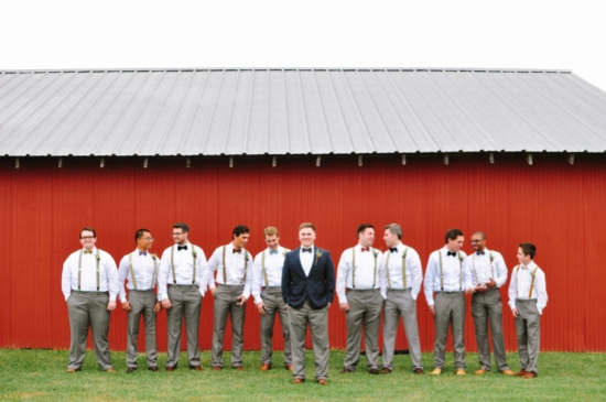 rustic-vintage-red-barn-wedding