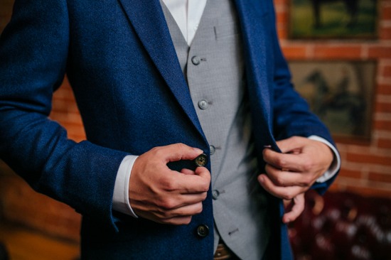 shades-of-blue-and-red-wedding