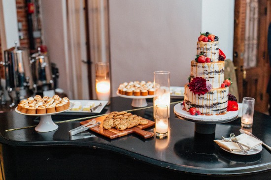shades-of-blue-and-red-wedding