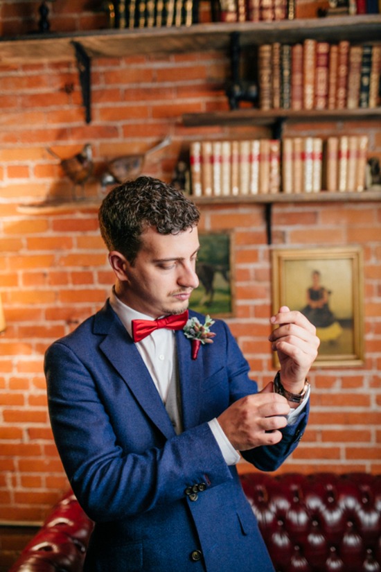 shades-of-blue-and-red-wedding