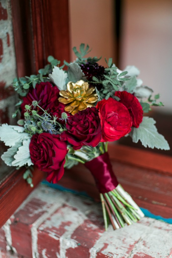 shades-of-blue-and-red-wedding