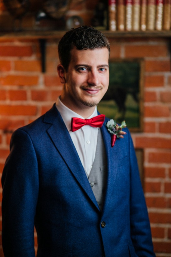 shades-of-blue-and-red-wedding