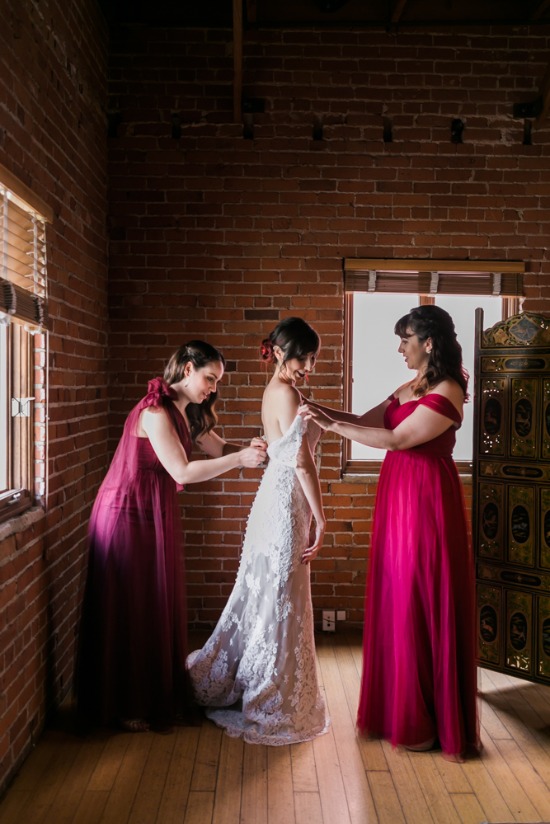 shades-of-blue-and-red-wedding