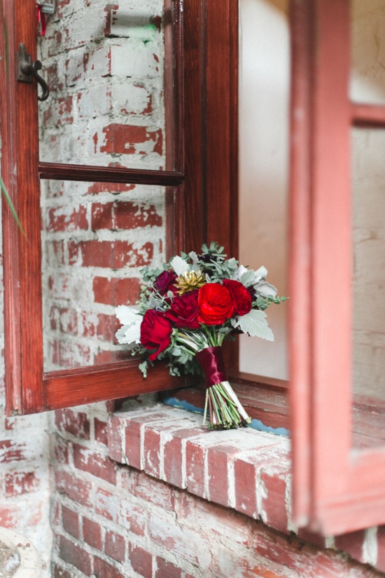 shades-of-blue-and-red-wedding