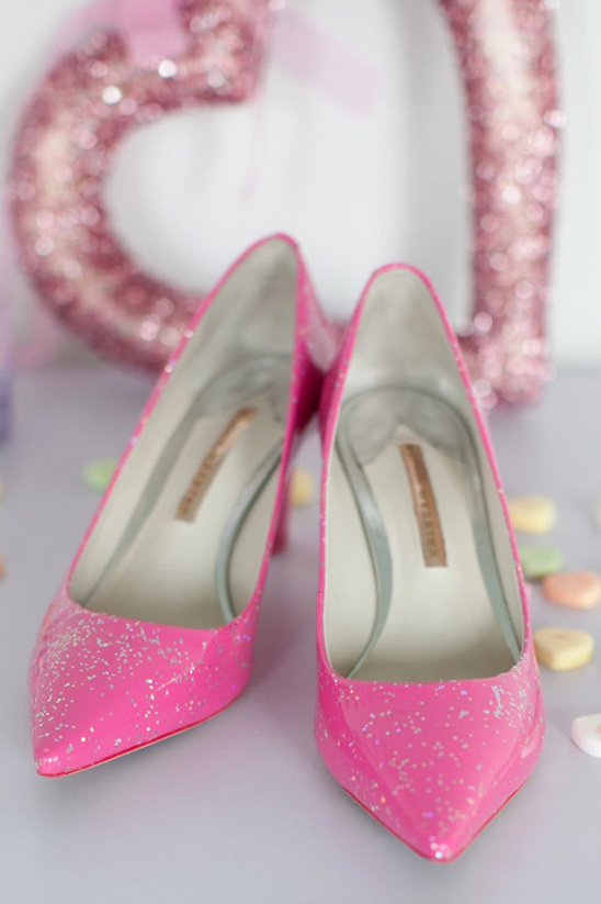 pink glitter wedding shoes @weddingchicks