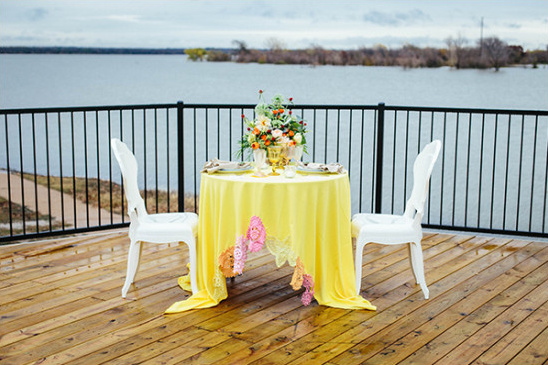 yellow wedding sweetheart table @weddingchicks