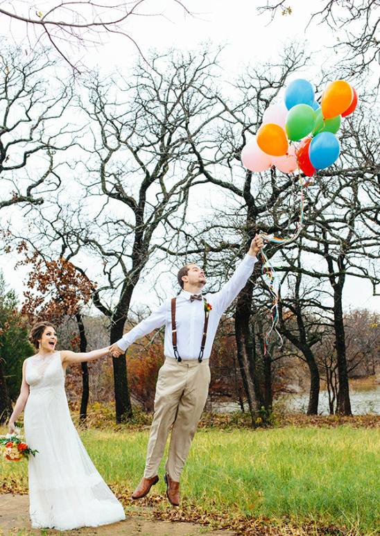 wedding photography with balloons @weddingchicks