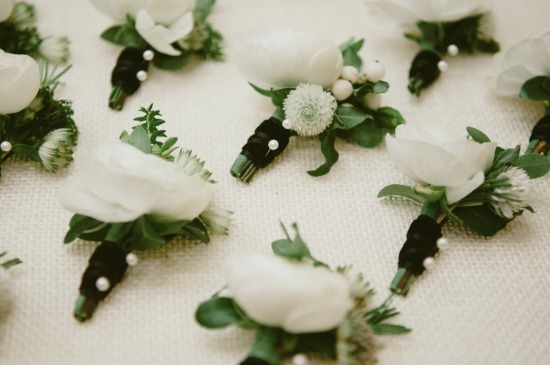 white-and-green-modern-art-garden